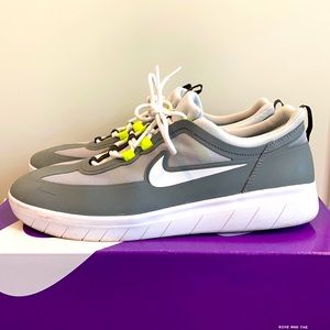 Men’s Nike sneakers size 10